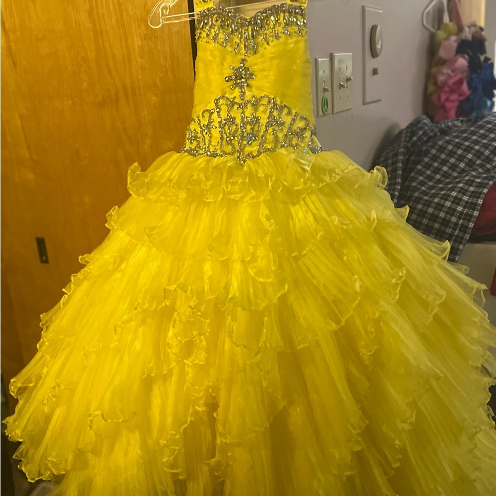 Gorgeous Ritzee Girls Pageant Dress Size 4. - Picture 3 of 7